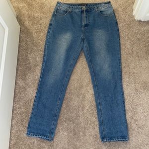 MOM JEANS SIZE 14 fits like 12 never worn